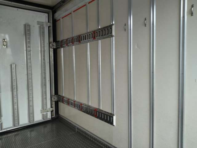 Isuzu Elf 12