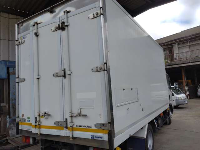Isuzu Elf 6