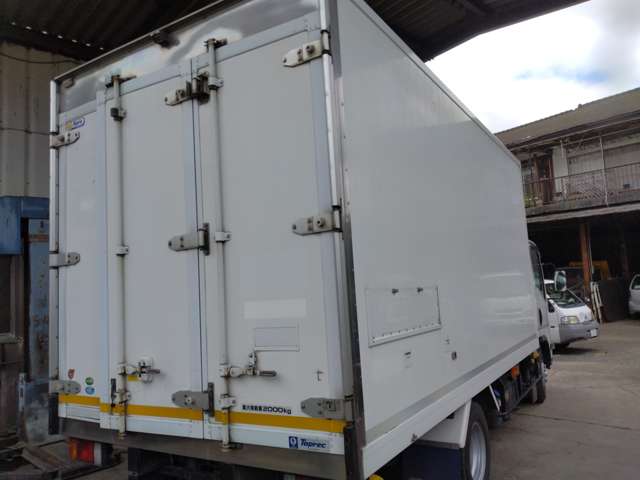 Isuzu Elf 7