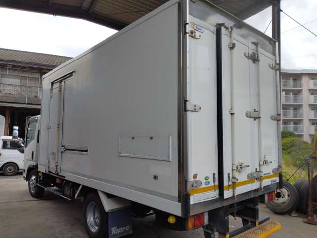 Isuzu Elf 8