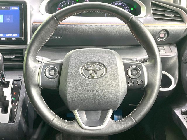 Toyota Sienta 12