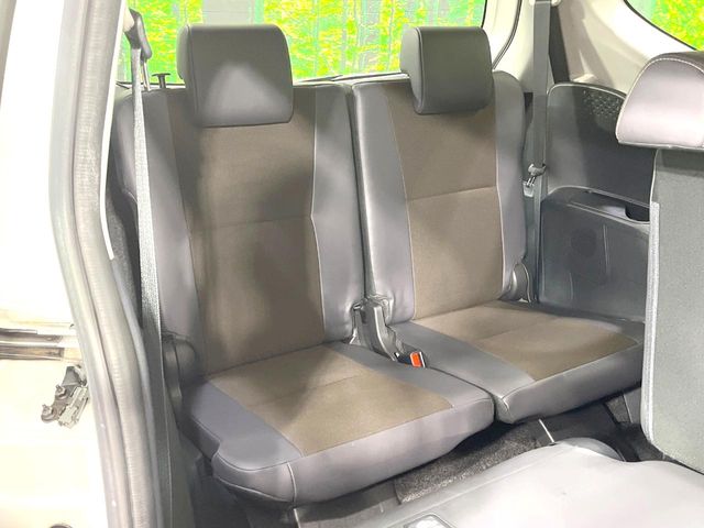 Toyota Sienta 10