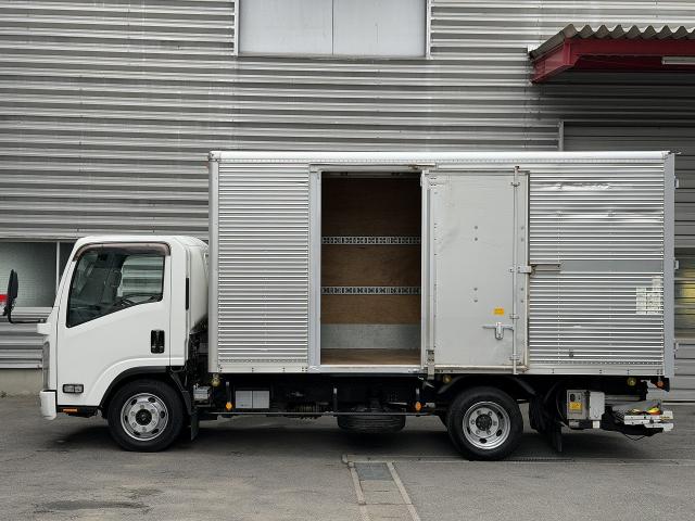 Isuzu Elf 3