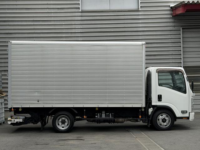 Isuzu Elf 4