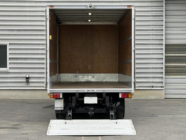 Isuzu Elf 6
