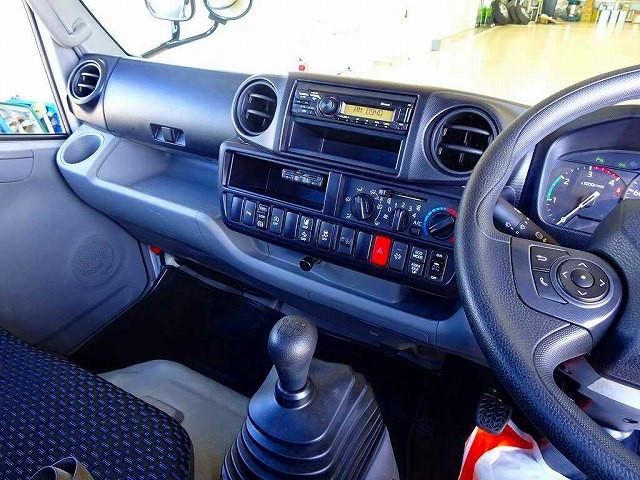 Hino Dutro 9