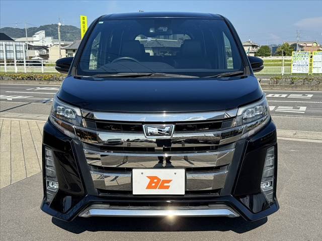 Toyota Noah 9