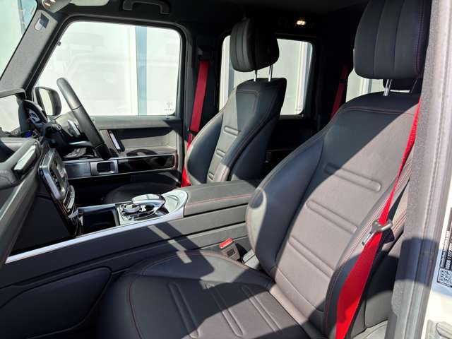 Mercedes-Benz G-Class 12