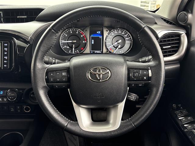 Toyota Hilux 9