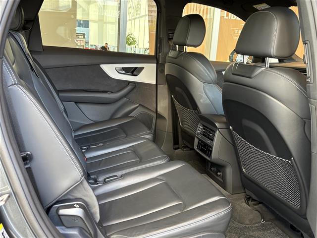 Audi Q7 10