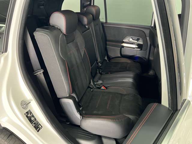 Mercedes-Benz GLB 11