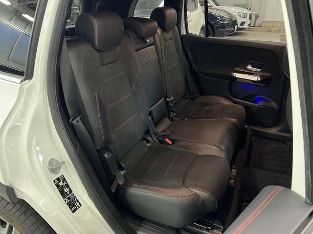 Mercedes-Benz GLB 12