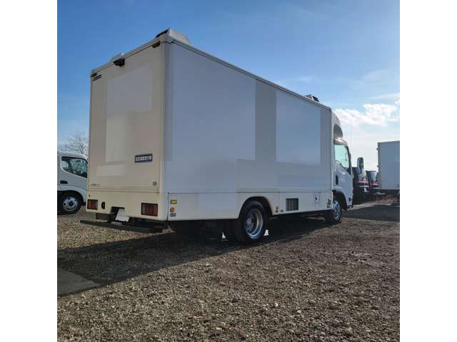 Isuzu Elf 11