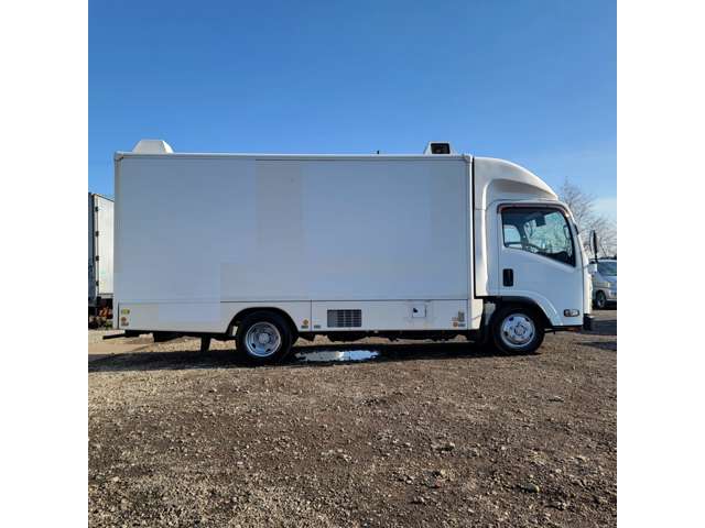 Isuzu Elf 12
