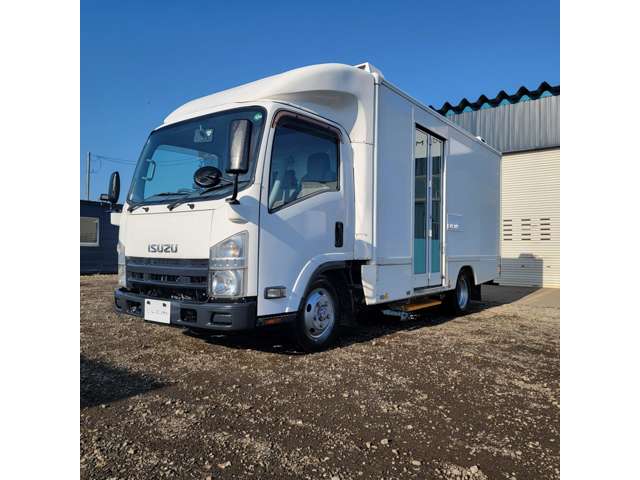 Isuzu Elf 7