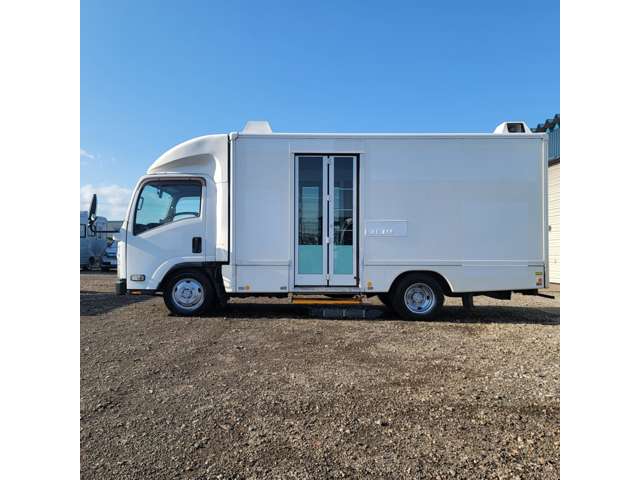 Isuzu Elf 8