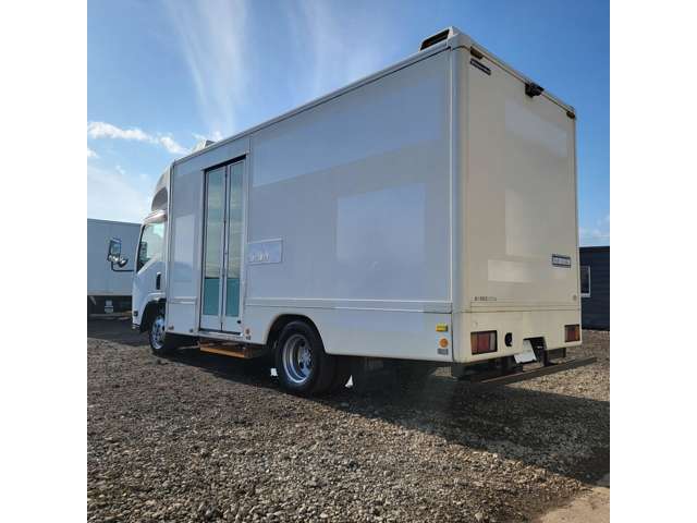 Isuzu Elf 9