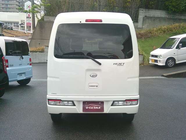 Daihatsu Hijet Cargo 6