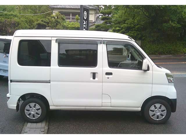 Daihatsu Hijet Cargo 8