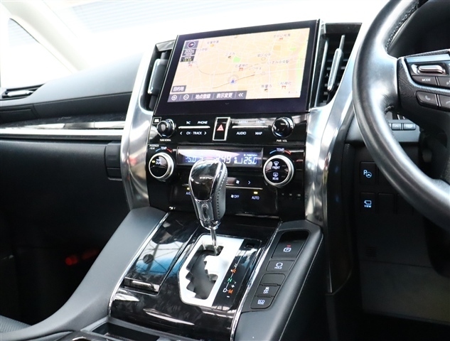 Toyota Alphard 12