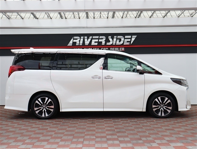 Toyota Alphard 5