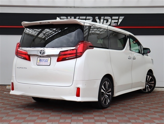 Toyota Alphard 6