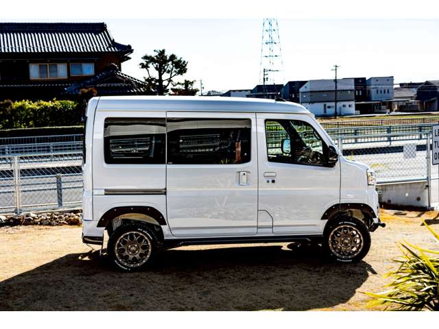 Daihatsu Atrai 7
