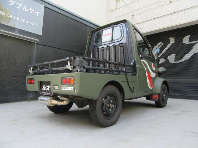 Daihatsu Midget II 8