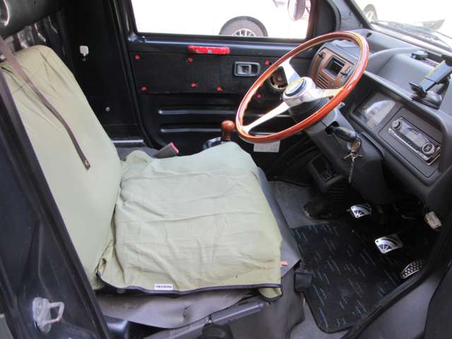Daihatsu Midget II 10