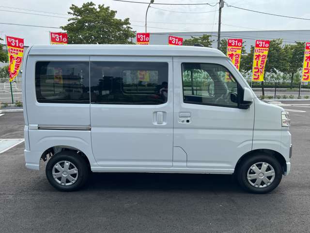 Daihatsu Hijet Cargo 8