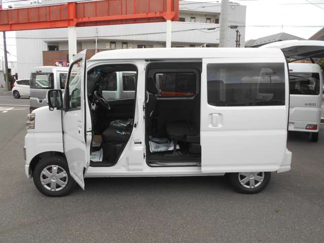 Daihatsu Hijet Cargo 9