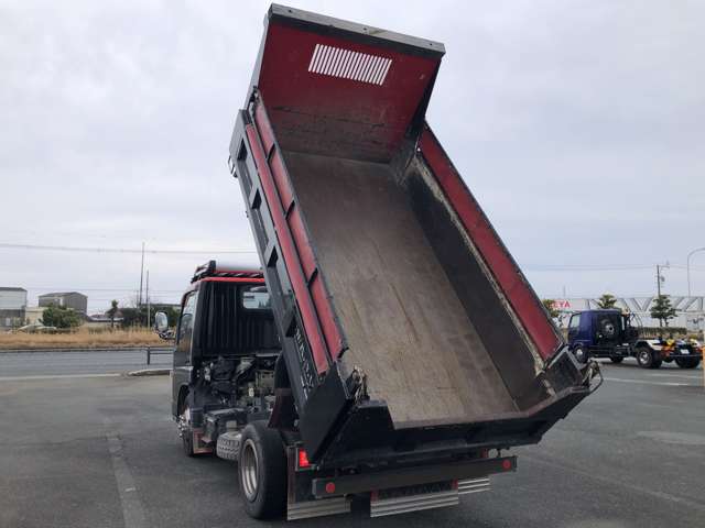 Mitsubishi Fuso Canter 4