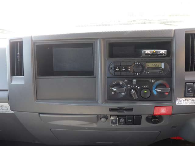 Isuzu Elf 12