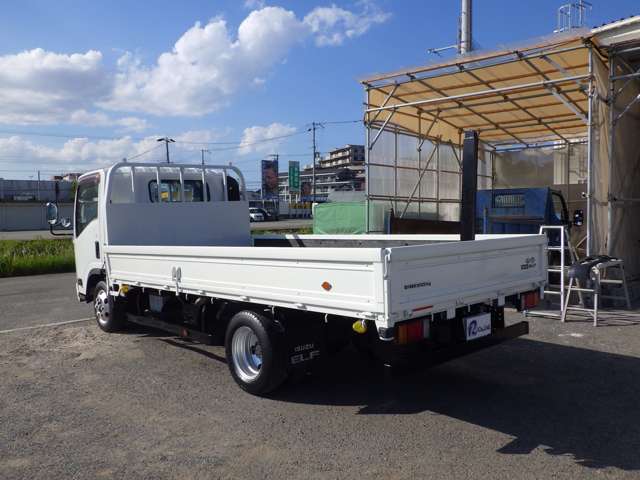 Isuzu Elf 2