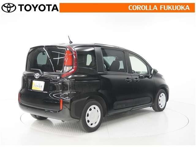 Toyota Sienta 5