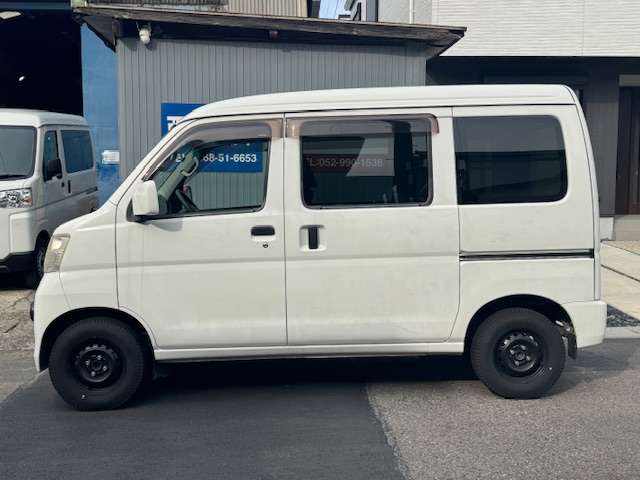 Daihatsu Hijet Cargo 4