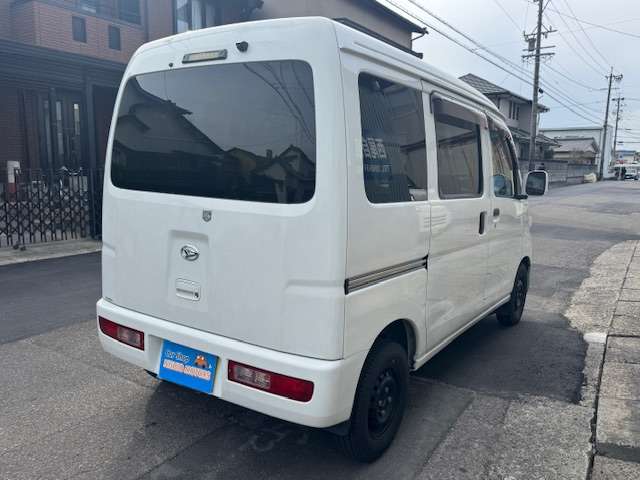 Daihatsu Hijet Cargo 7