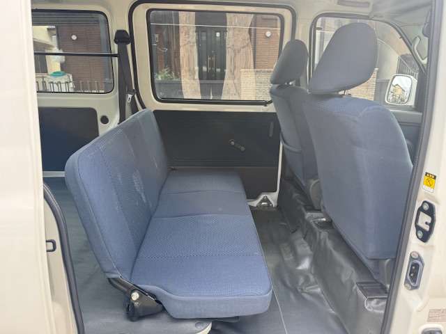 Daihatsu Hijet Cargo 10