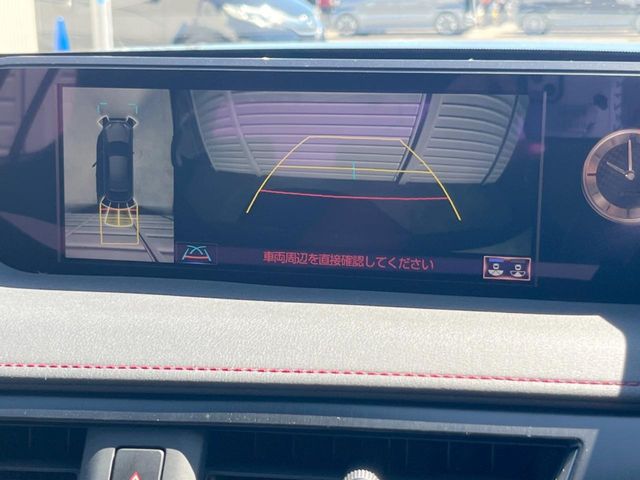 Lexus UX 5