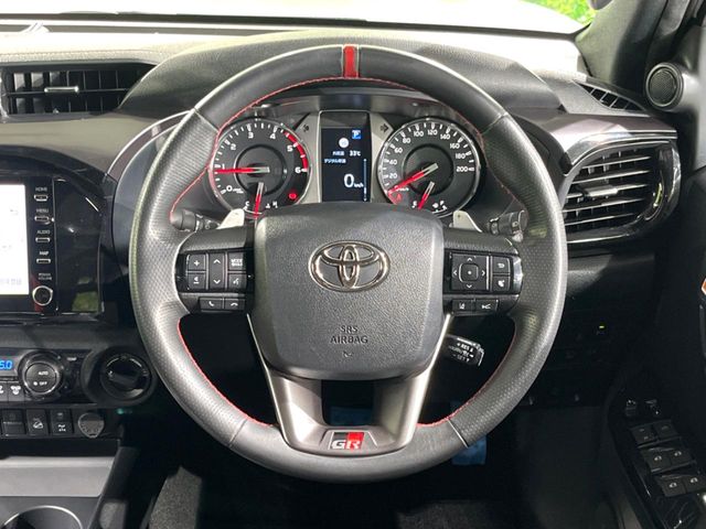 Toyota Hilux 11