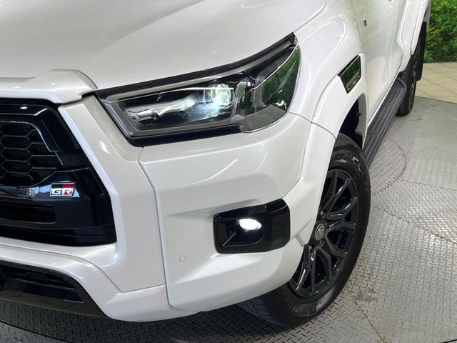 Toyota Hilux 12