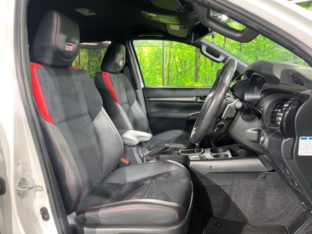 Toyota Hilux 8