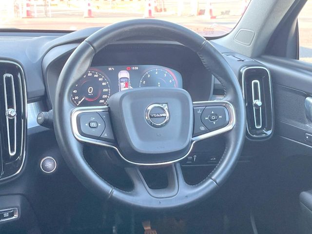 Volvo XC40 12