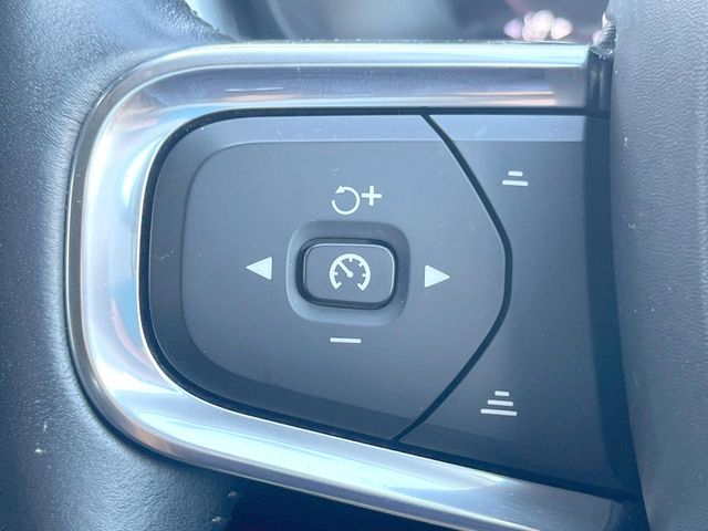 Volvo XC40 8