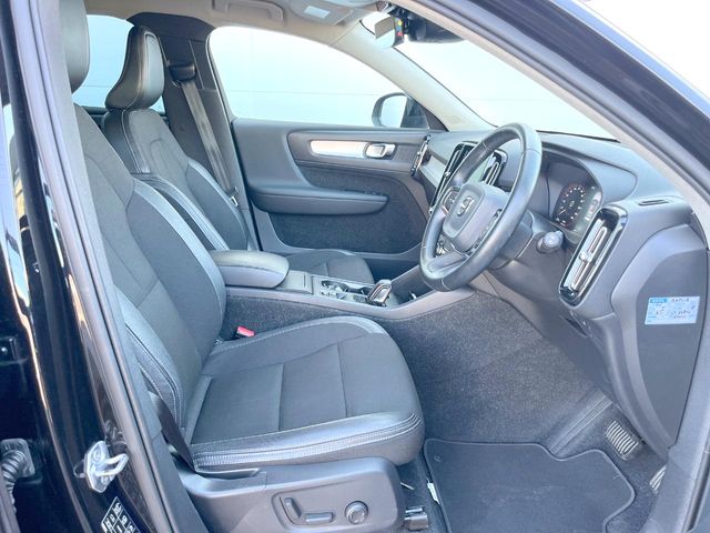Volvo XC40 9