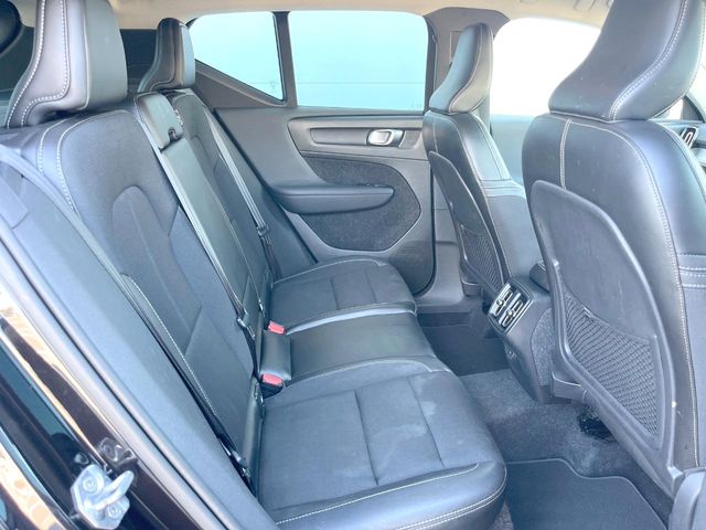 Volvo XC40 10