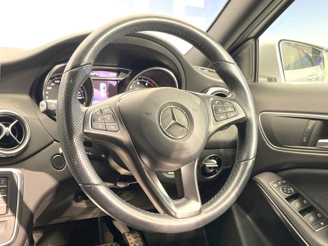 Mercedes-Benz GLA-Class 11