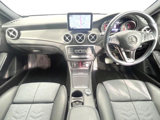 Mercedes-Benz GLA-Class 2
