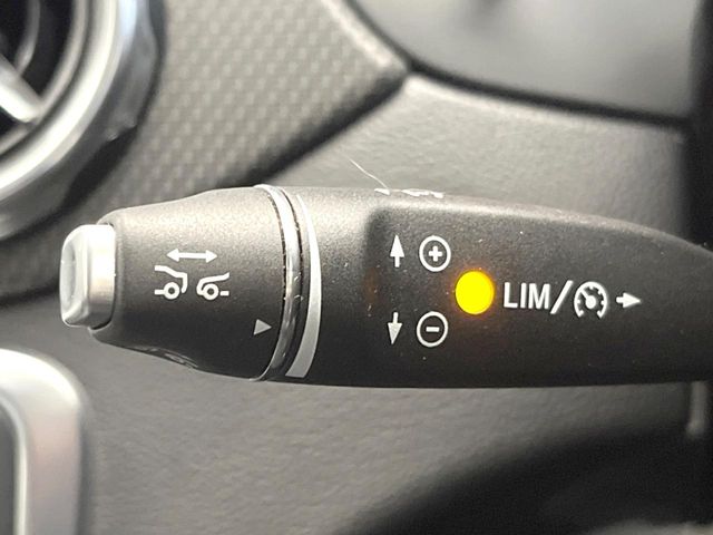 Mercedes-Benz GLA-Class 6