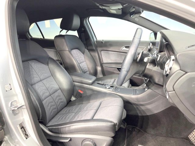 Mercedes-Benz GLA-Class 9